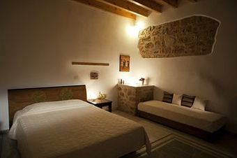 Hostal Theophano Art Hotel