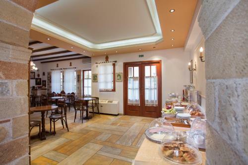 Hostal Petrino Guesthouse