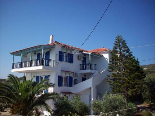 Hostal The Captain