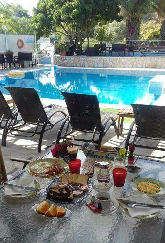 Meraki Apartments And Studios