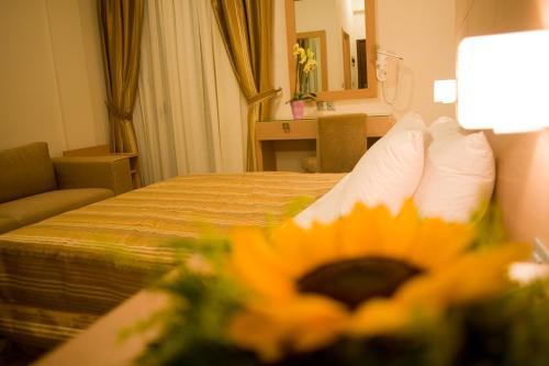 Onira Boutique Hotel