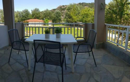 Camping Linaraki Apartments & Bungalows