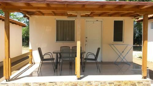 Camping Linaraki Apartments & Bungalows