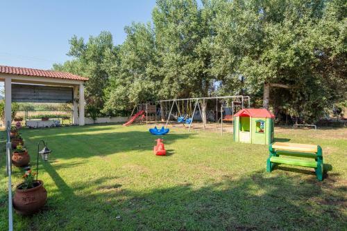 Camping Linaraki Apartments & Bungalows