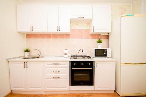 Apartment "kvartirniy Vopros" On Artema 128