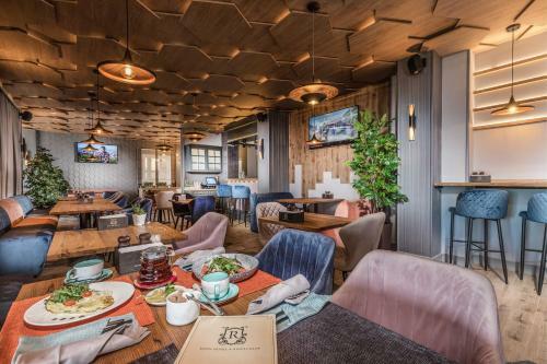 Repin Hotel & Restaurant