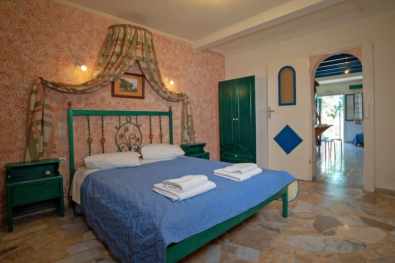 Kleoni Club Apartments