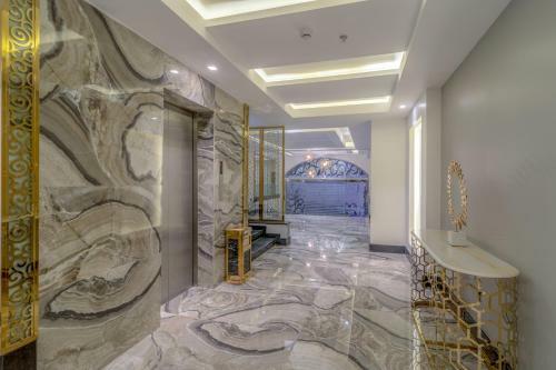 South Hotel Suites
