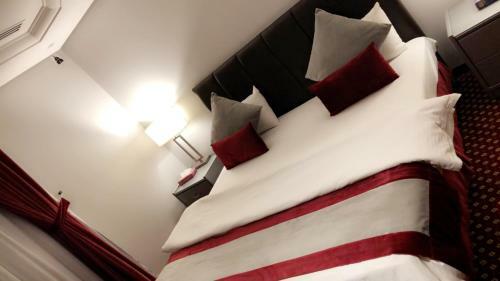 Apartamento Sixty Three Hotel Suites