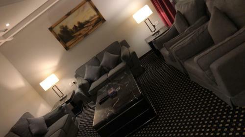 Apartamento Sixty Three Hotel Suites