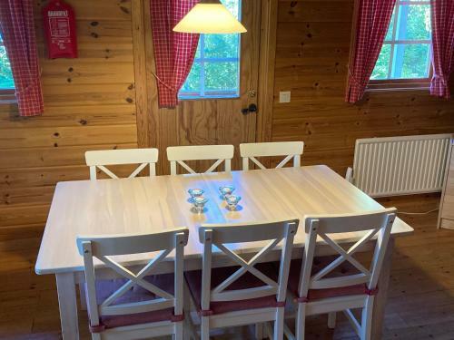 L�ngsj�n Stugor & Camping
