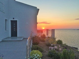 Eleia Seafront Villas
