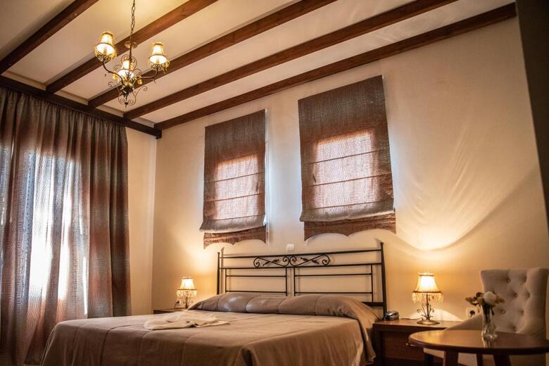 Alma Hotel