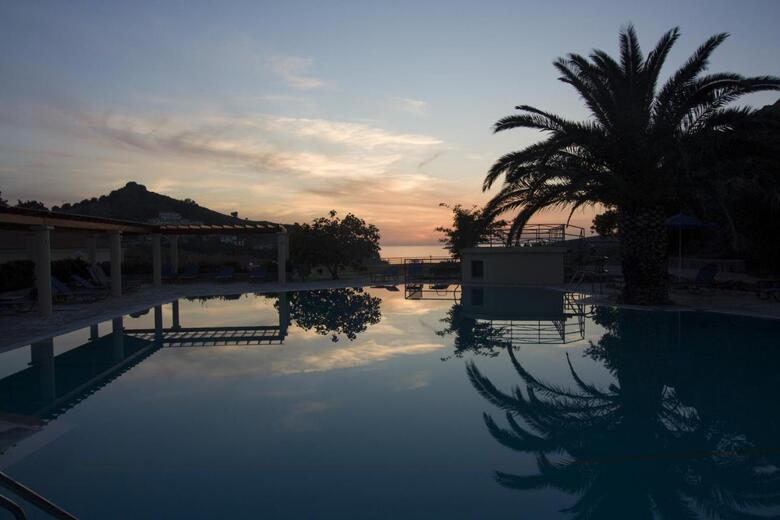 Alma Hotel