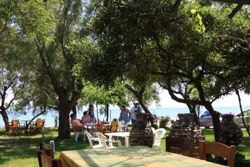 Hostal Develiki Rooms For Rent