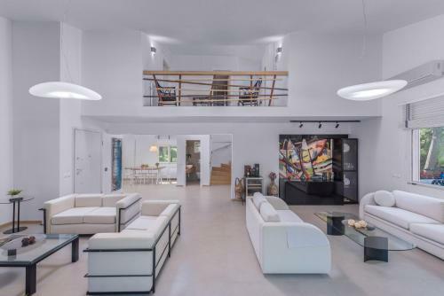 The White Villa At Sani