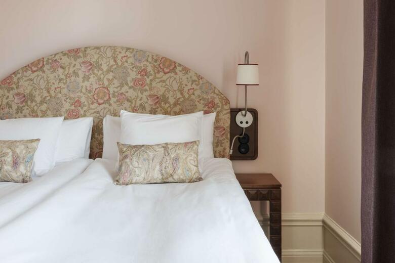 Hotel Ruth; Bw Premier Collection