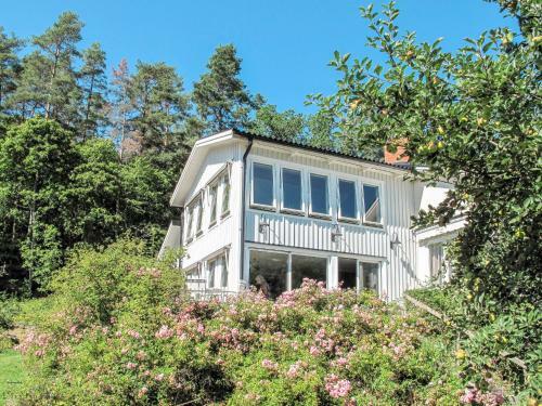 Holiday Home Stegeborg Sj�stugan - Ost104
