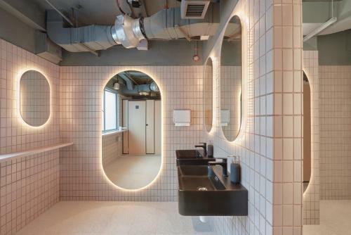 Albergue Kinn Capsule Hotel