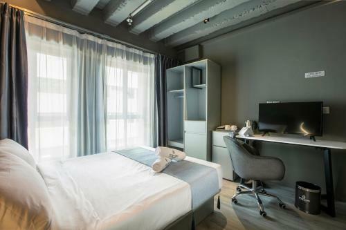 Hotel Calmo Bugis (Sg Clean, Staycation Approved)