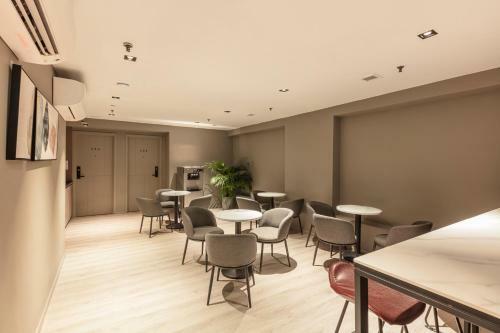 Hotel Calmo Bugis (Sg Clean, Staycation Approved)