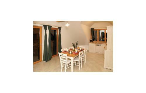Two-bedroom Apartment In Bled