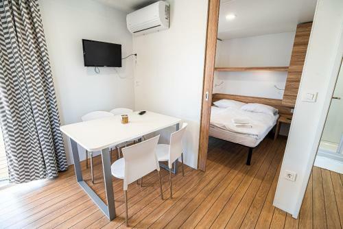 Mediteran Homes With Terme ?ate? Tickets