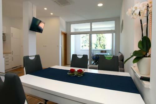 San Simon Sea View Apartment Ll