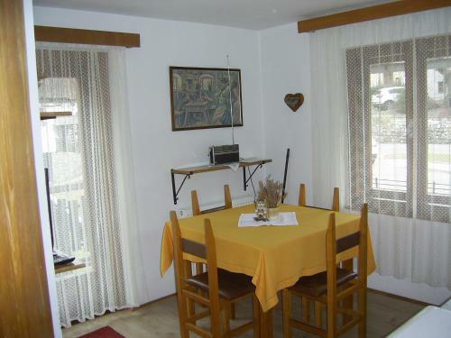 Hostal Apartment And Rooms Odar