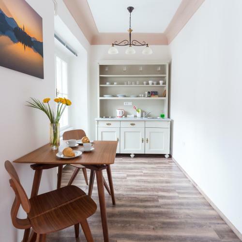 Barbo Palace Apartments And Rooms