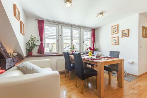 Studio Apartment Upart