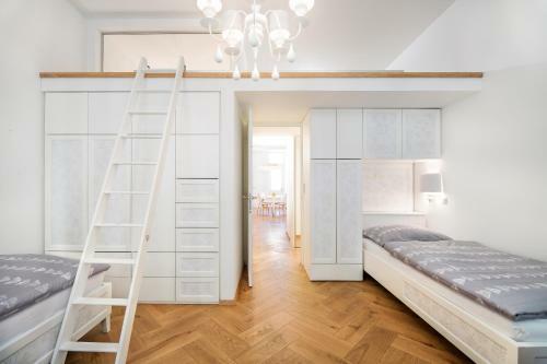 Central And Luxurious Beethovnova Apartment