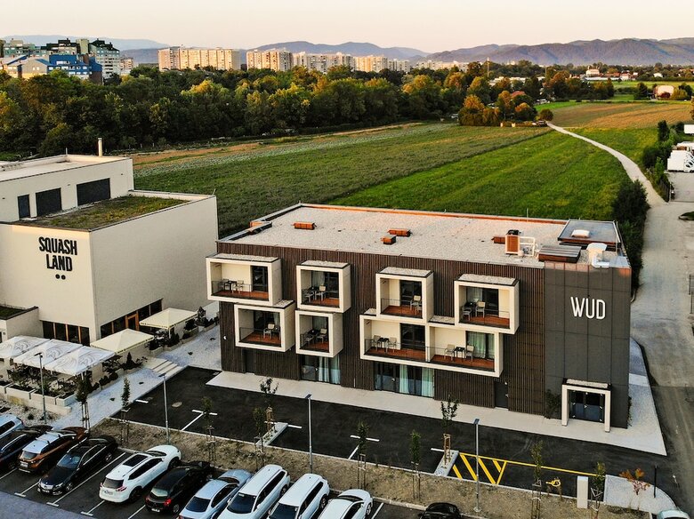 Wud Hotel