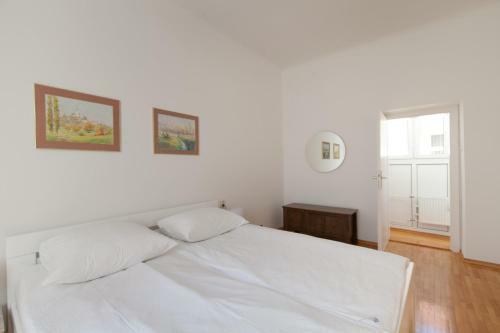 Charming Apartment Laura By Town Hall