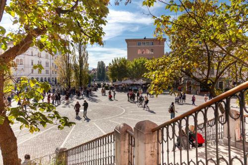 Fine Two Bedroom Trdinova Apartment