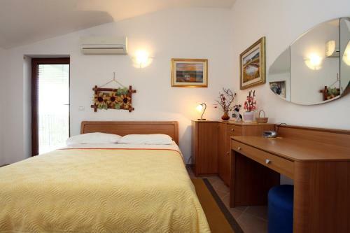 Parenzana Sea View Apartments Sk