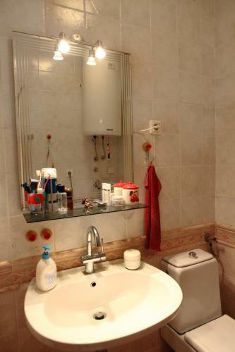 Apartamento Comfy 2 Bedrooms Apt. With Terrace Te