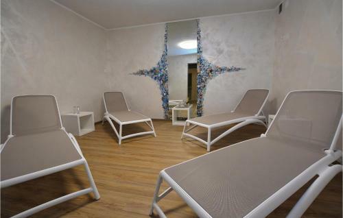 Five-bedroom Holiday Home In Sezana