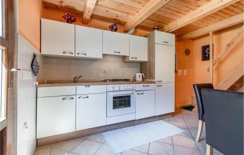 Awesome Home In Soca W/ 1 Bedrooms