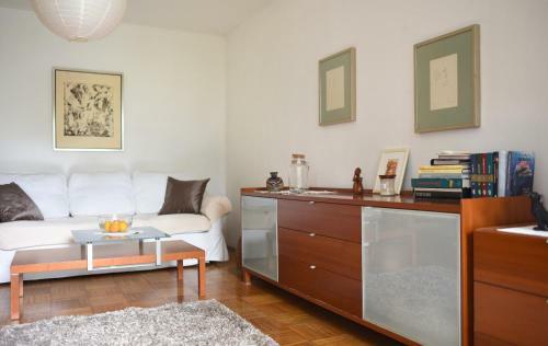 Apartments Ema