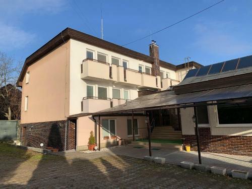Hostal Penzi�n Mado I