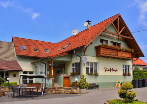 Hostal Penzion Via Mara