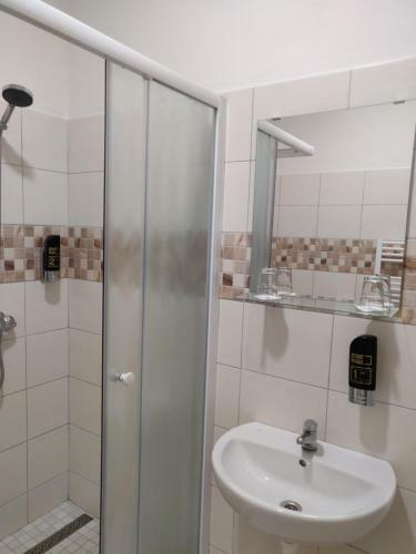 Hostal Penzi�n Sessler ***