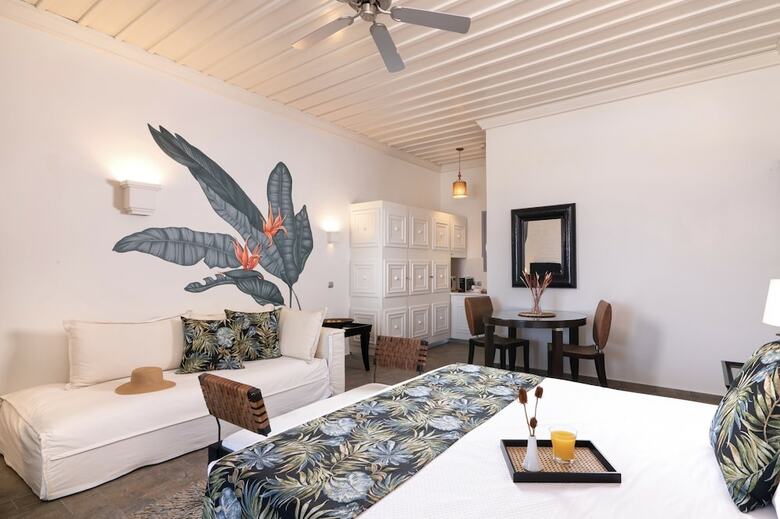 Hotel Porto Kea Suites