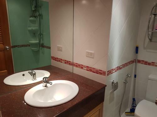 Jomtien Beach Condominium 5th Floor Modern Studio Apartment Pattaya