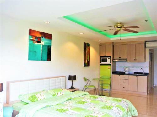 Jomtien Beach Condominium S2 Modern Beach Front Studio Apartment