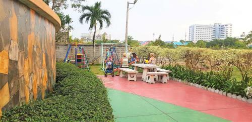 Jomtien Beach Condominium S2 Modern Beach Front Studio Apartment