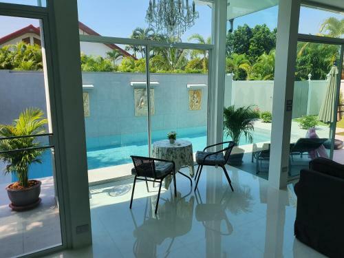 Villa Rawai Happiness