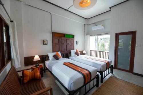 Hotel Chirin Home