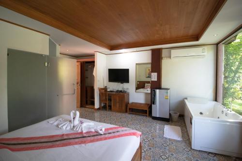 Hotel Royal Train Garden Resort